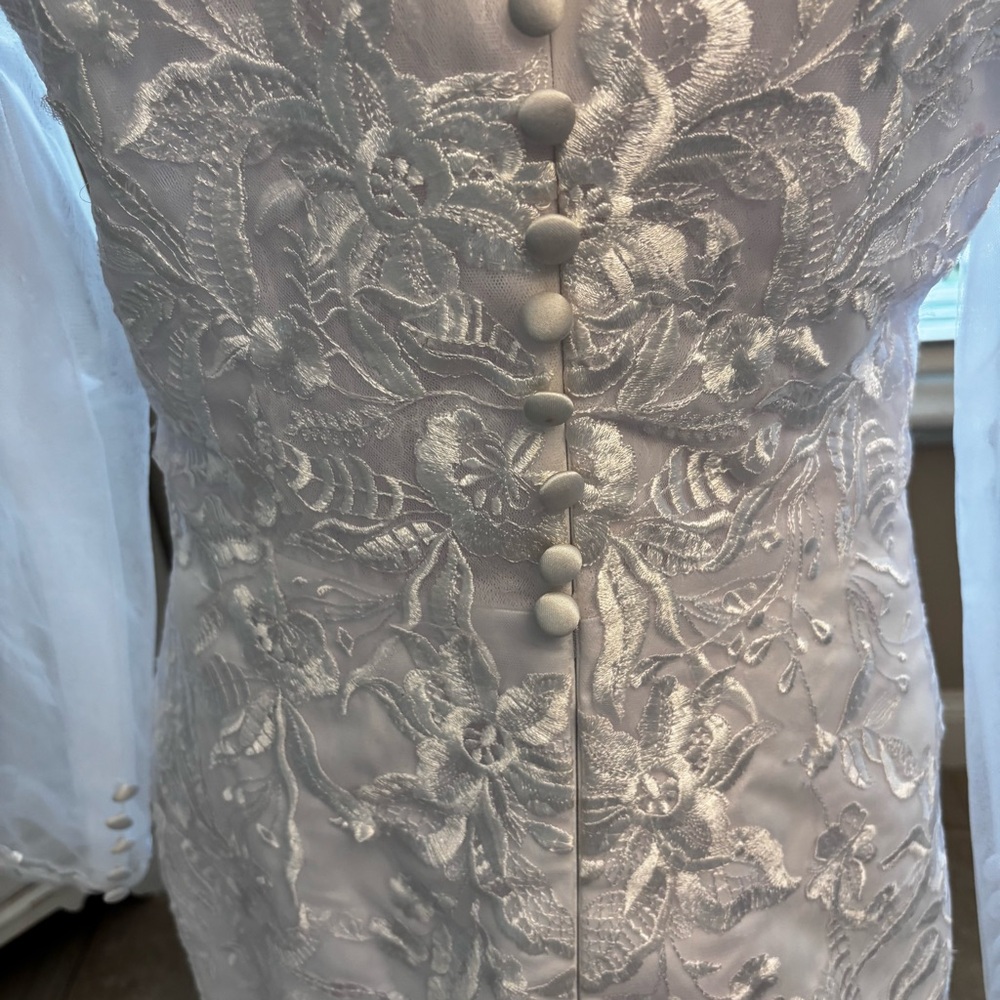 NEW Elegant White Wedding Dress with Appliques NWT Size L/14 - Picture 5 of 14